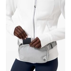 Lululemon Everywhere Belt Bag 1L Silver Drop